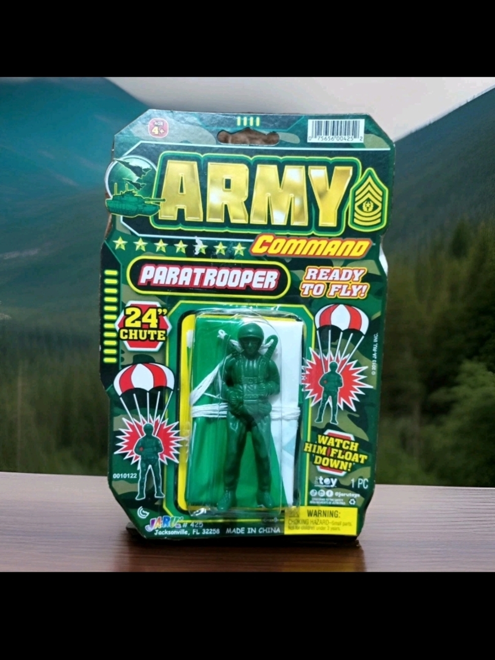 Army Command Paratrooper Figure - Green